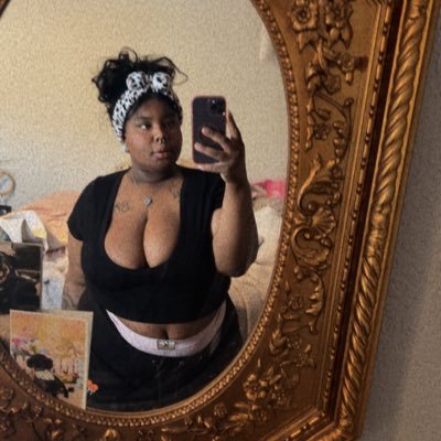 I’m new show me some love 💗 and thanks for the follow loves.hmu for 🌶️🥵content collabs available just hmu daddies!😘🫶🏼