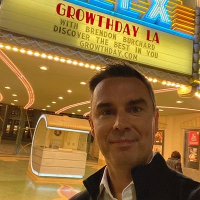 World's leading high performance coach forbes. 3time NYT bestselling author. Founder https://t.co/mYy5Y28t43. Host, Motivation with Brendon Burchard podcast