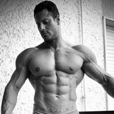 Model • IFBB athlete • 184 cm x 100 kg • 32 yo 👇Collab? DM me