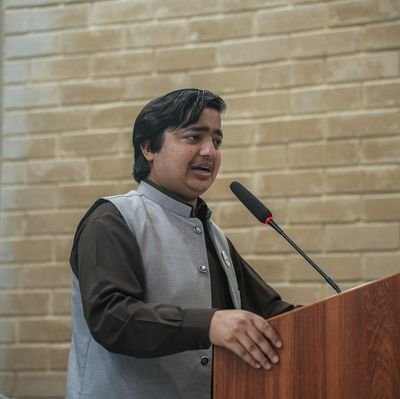 P.O. @ehands_org I @UMassAmherst I Former President-@YPDC_PK l Member @YouthParlPak l Co-founder - https://t.co/HP3qBehBoD
#DevelopmentProfessional #HumanRights #SDGs