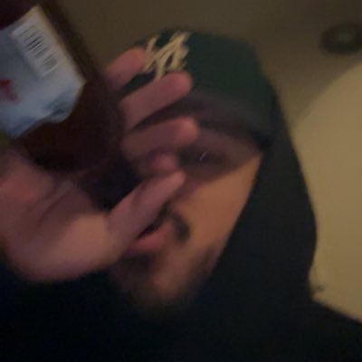 HoesGonLuvMe's profile picture. i hate mfs who smile