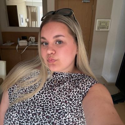 chlloereeves's profile picture. nineteen ♡ university of chichester ‘27