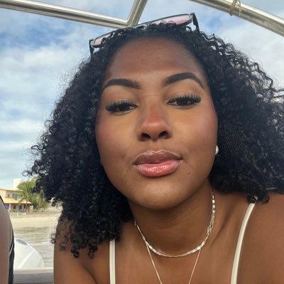 Jessy_CRF2's profile picture. Deus🤍✨