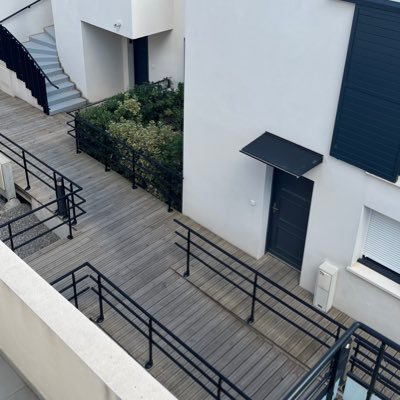 Faut jamais donner le bâton pour se faire battre