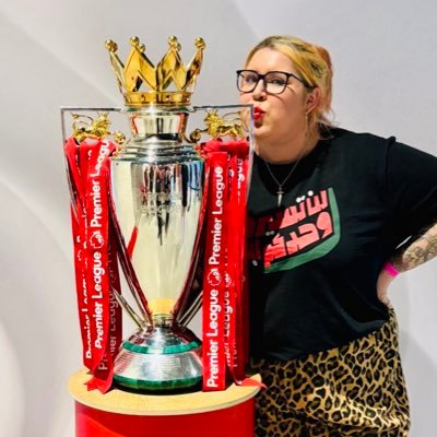 Chubby crybaby. Thirty-something emo 💥✨ Big fan of LFC and cake [she/her]