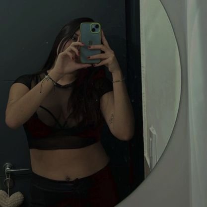 Łɑɾi Profile