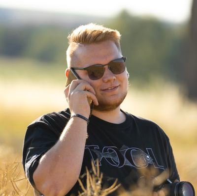 maxphotospace's profile picture. Photographer based in Thüringen, Germany 🇩🇪

DM for Shooting 
IG: max_photo.graphy