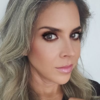 powleenah's profile picture. 