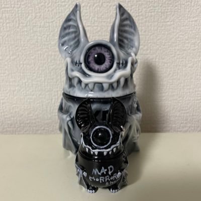 皆一緒の地球人!人類皆兄弟! 戦争反対!人種差別反対!いじめ反対! 皆んな心は1つラブ&ピースで行きましょう✌️ 息子2人と一緒にソフビ大好き家族です🦇✨✨✨