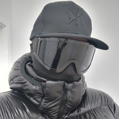If you like down and puffy jackets, chav gear, wellies, masks, general weird kink stuff...say hi ☺️ love to chat