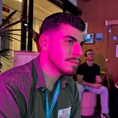 ruyymon's profile picture. Software developer with a focus on the 𝙐𝙄 𝙍𝙞𝙯𝙯 🌶️✨ ⏤ I like to build stuff publicly.