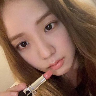 misseliveover's profile picture. obsessed