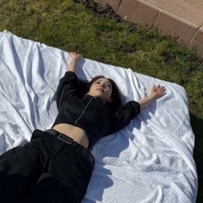 headempty_cams's profile picture. And if Karina said to do it, then you do it, honey!