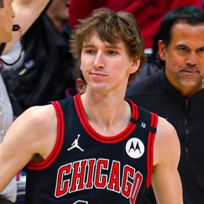 Fã dos Goat's Paddy Pimblett e Joshua Van | Maior hater do nikola vucevic no Brasil | Falo de Tottenham e Corinthians tbm | #SeeRed
Conta sobre NFL: @_obmfc