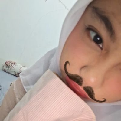 callalilieth's profile picture. 🍀// But poetry, beauty, romance, love, these are what we stay alive for.