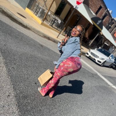 vanilla_libra's profile picture. Best thing I ever did was learn how to move w/o a crowd🤗 (A Rose 🥀 From NE) Popular Loner 💕