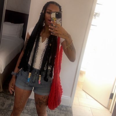 knowing that my path is protected i take pride in enjoying and allowing myself to journey in peace🧝🏽♀️🐦🔥🌻🖤🥀