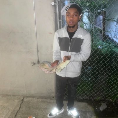 19 ♓️, Black, Big Dick Freak 18+ Come Ready To Hand It Over 🫴🏽 💰 I Accept CashApp, Apple Pay
