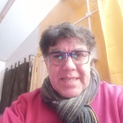 🤣🤣🤣.constructor de sueños al ver amor y ternura. dos 🍷🍷.y estamos..lo demás fluye
....jamás derecha...🌳🌳🌳