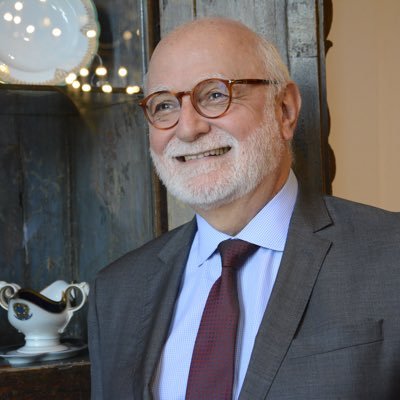 Escritor e professor. Secretário Executivo da Justiça e Cidadania do Estado de SP.