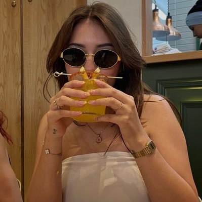 MariianCisneros's profile picture. se ve bien y se polta mal