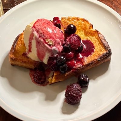 pinokio_book's profile picture. 読書垢📚/ 20代社会人 / 無言フォロー失礼します / #読書好きな人と繋がりたい / 本と紅茶と舞台が好き / 本屋で働いてました📖 / 司書資格保有 / 気軽に話しかけてください！