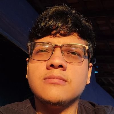Um cara com muitas opiniões, visões e uma vontade imensa e diária de progredir sempre.