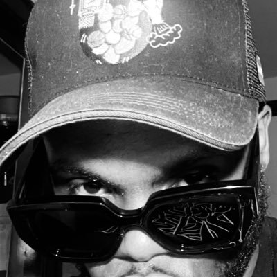 DaSeanTheGreat's profile picture. 𝙂𝙤𝙙𝙞𝙫𝙖 𝘾𝙝𝙤𝙘𝙤𝙡𝙖𝙩𝙚 ✨