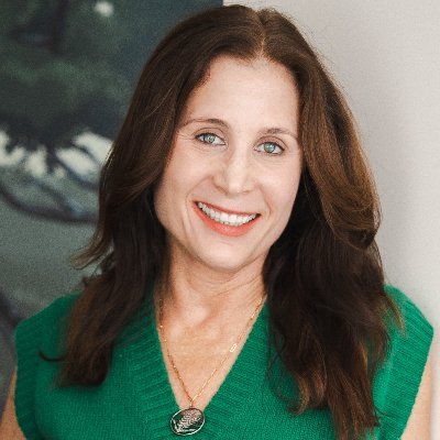 Hiring VA's since 2009 | Hire VA's, Create Systems and watch your business soar. Proven method to hire and retain top VA's. Co founder @faceyogamethod.com