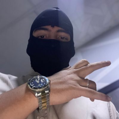 Johnsc_17's profile picture. Monda's own talker🐥