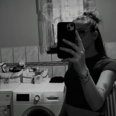 anet_artimova's profile picture. 