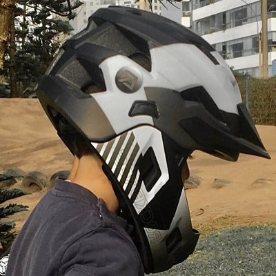 alonsojasaui's profile picture. Do not go gentle into that good night. Rage, rage against the dying of the light. 🇵🇪