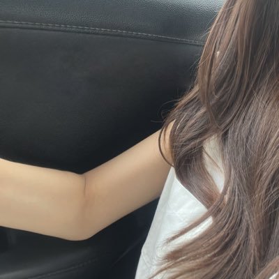 xcarelyx's profile picture. 