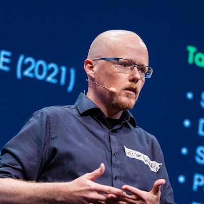 Talks about Reliability in Software Development & Infrastructure.
Principal SRE @ZalandoTech / Ex. @Circonus / Math PhD