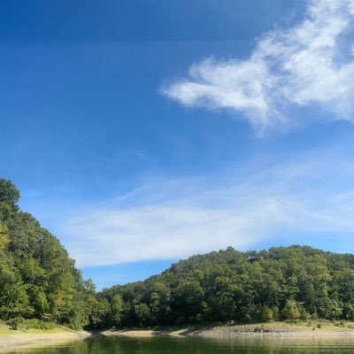 LeonieDerow's profile picture. Guided by intuition, grounded by values, and always chasing beauty in both people and places.