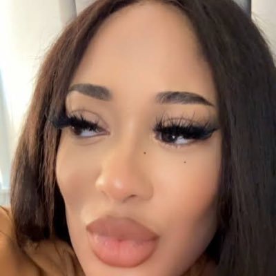 I'm only here for laughs & giggles nothing serious..🗣️🩷🤧
