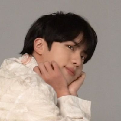𝟳`우리별 : Born 𝗍𝗈 𝘀𝗮𝘃𝗲 ♡
─ and find the place where every single thing you see tells you to stay.