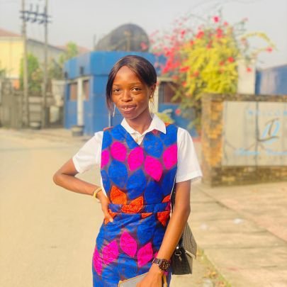 Graphic Designer || Branding ||Biochemist || Canva.
customer service manager || hair stylist.