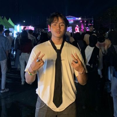 ahrizeee's profile picture. Just calm