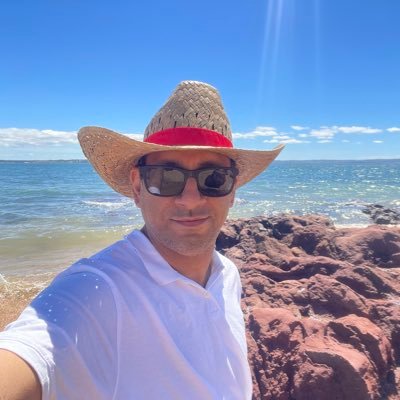 Animal lover, Roots in Iran, 🇮🇷 lives in Australia 🇦🇺