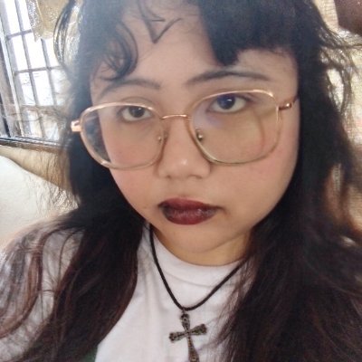 macabrgrl's profile picture. 🇵🇭 20 🧡🤍🩷 🦷
 retired cosplayer