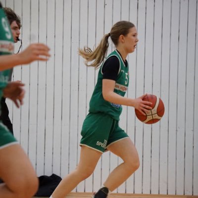 klarafriberg_'s profile picture. Shooting guard | 5’7 | School: NIU Filbornaskolan | Class of 2026 | GPA: 3.8 | Highlights ⤵️