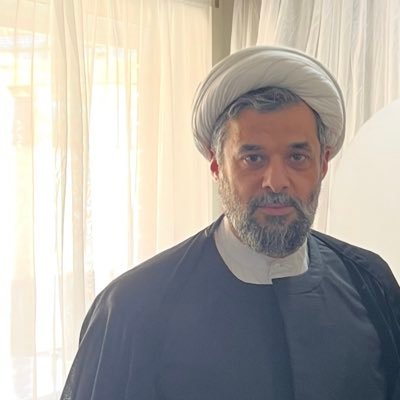 الوجودُ حجابُ الحق، كما أن الظلَّ حجابُ النور، فكلما ظننت أنك اقتربت، زادك الحجاب بعدًا، إلا إن فنِيت، فعندها تُبصر بلا أنت.