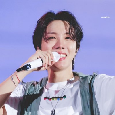 her_she | 26 I'm here for BTS x ARMY only 🥰💜💜 I love giveaways 😁 Normalize dedicating your whole social media accounts to BTS
