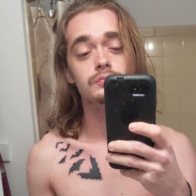 I'm the Denim Deviant, Age:
21
lick it up 👅
Females feel free to message me, my requests are open