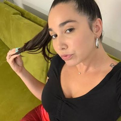 I’m Karley I’m single looking for serious relationship with honest and trust man that he will never cheat on me or disappoint me anyway
