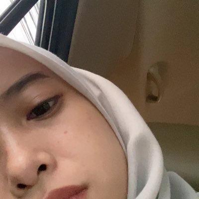 priliazzr's profile picture. 