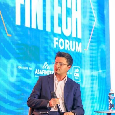 Salvadoran #bitcoin journalist | 26 y.o. | Economics | @cuboplus-@planb_network graduate | Dicen que tengo un texto sentido.
