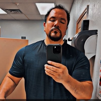 36 yo, 6’2, Gym Rat…Snapchat: rodren07…Yes, I have an Instagram too…