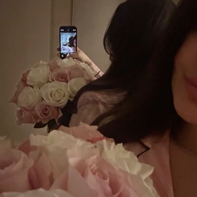 ellaewa0's profile picture. 